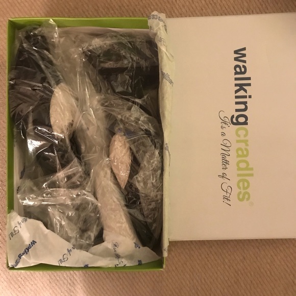 Walking Cradles Woman’s Shoes - Picture 8 of 10